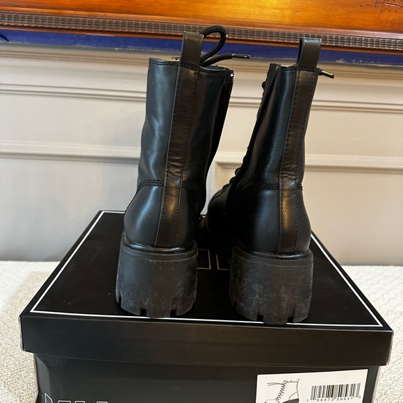 Boots - Picture 5 of 5